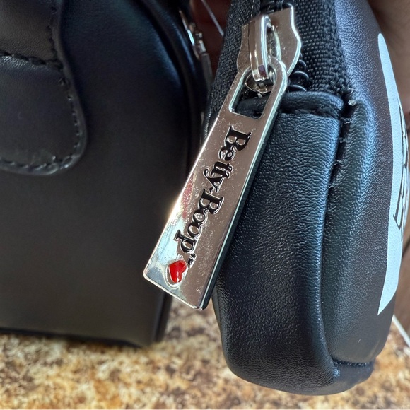 Betty Boop LOVE Crossbody Handbag - Picture 6 of 13